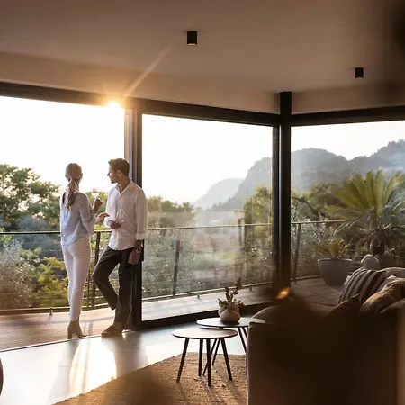 My Summer Lakeside With Pool And Hot Tub Bardolino