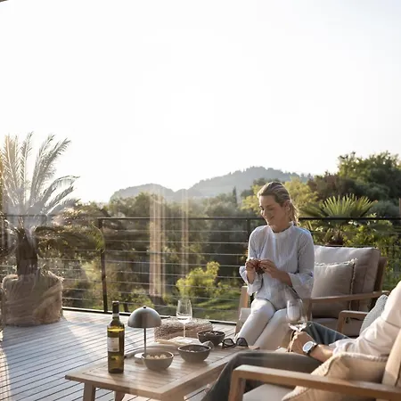 Villa Mysummer Lakeside With Pool And Hot Tub
