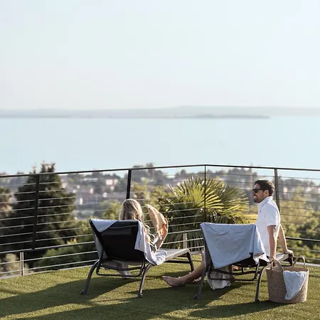 Mysummer Lakeside With Pool And Hot Tub Bardolino