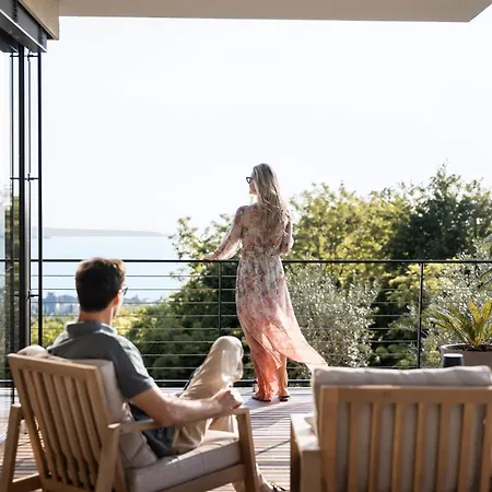 Mysummer Lakeside With Pool And Hot Tub Bardolino