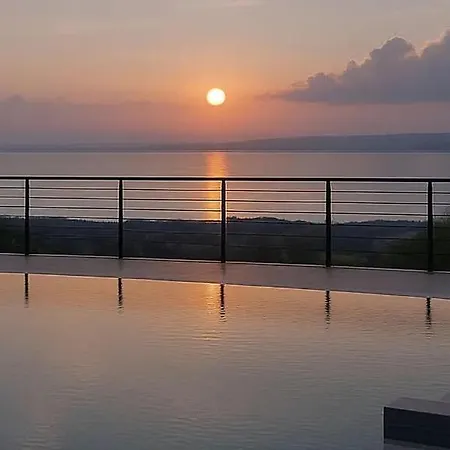 My Summer Lakeside With Pool And Hot Tub Villa *