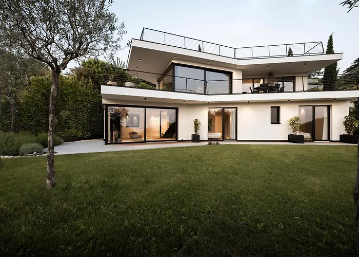 My Summer Lakeside With Pool And Hot Tub *