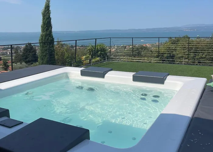 My Summer Lakeside With Pool And Hot Tub Βίλα