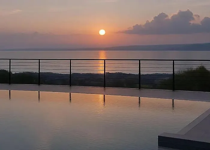 My Summer Lakeside With Pool And Hot Tub Βίλα *